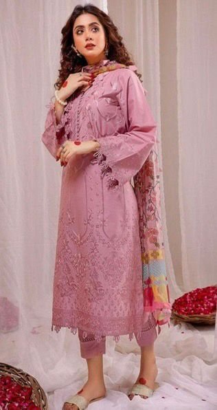 Embroidered Lawn 3 Piece Suit