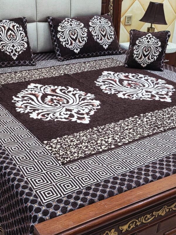 Royal Velvet Jacquard King Size Bedsheet Set